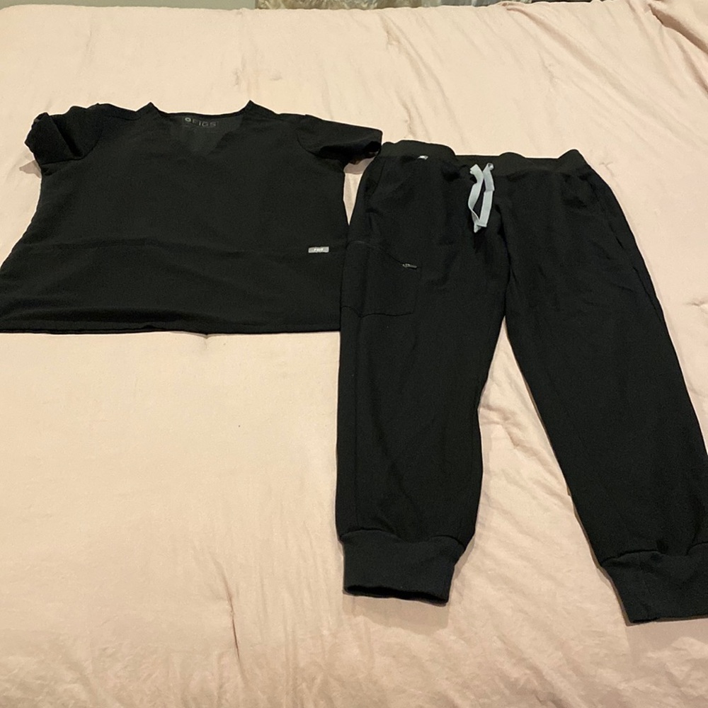 Fig black scrub set